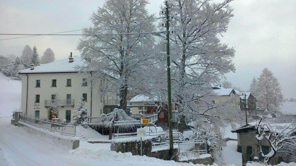 Hotel Des Alpes Dalpe Bagian luar foto